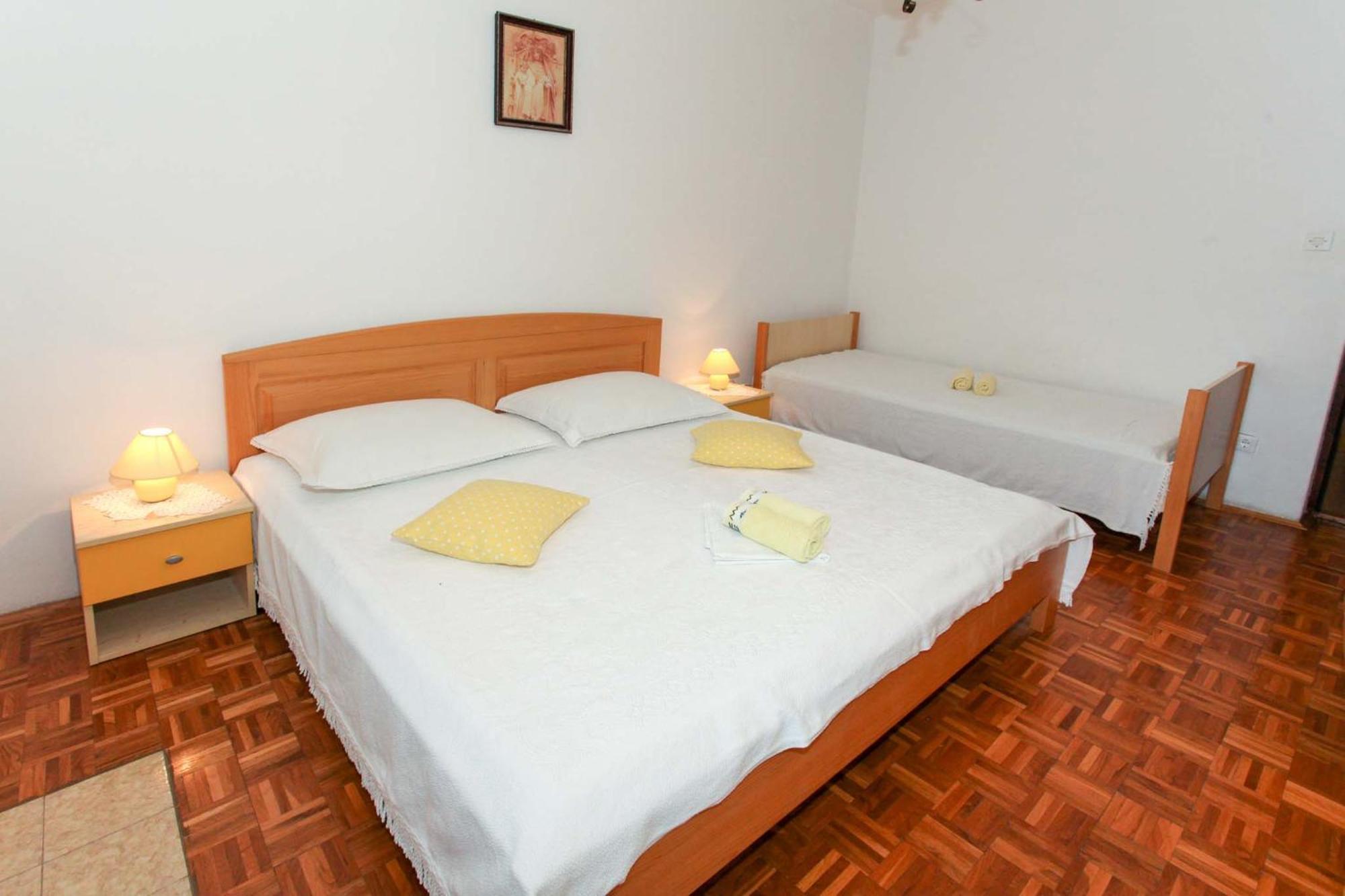 Apartmani Mila Pag Town Εξωτερικό φωτογραφία