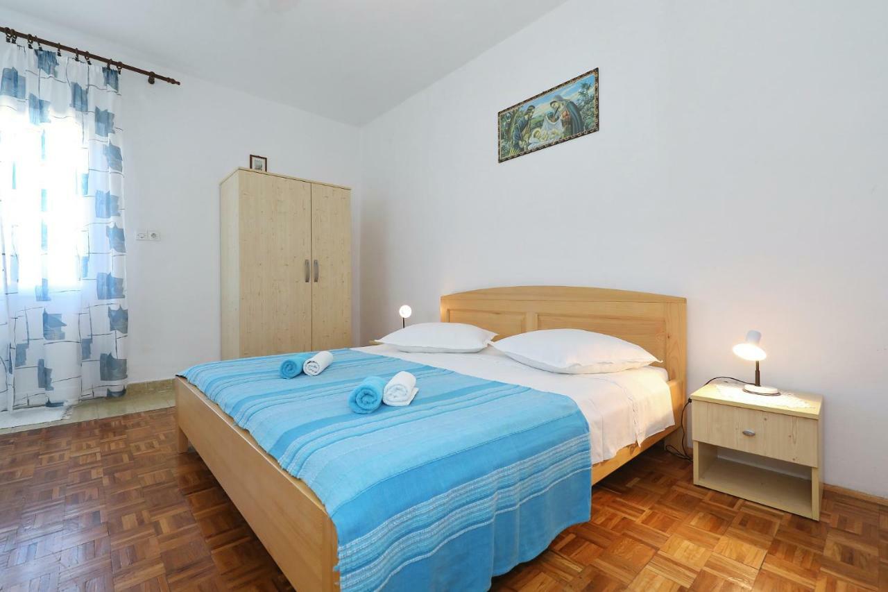 Apartmani Mila Pag Town Εξωτερικό φωτογραφία