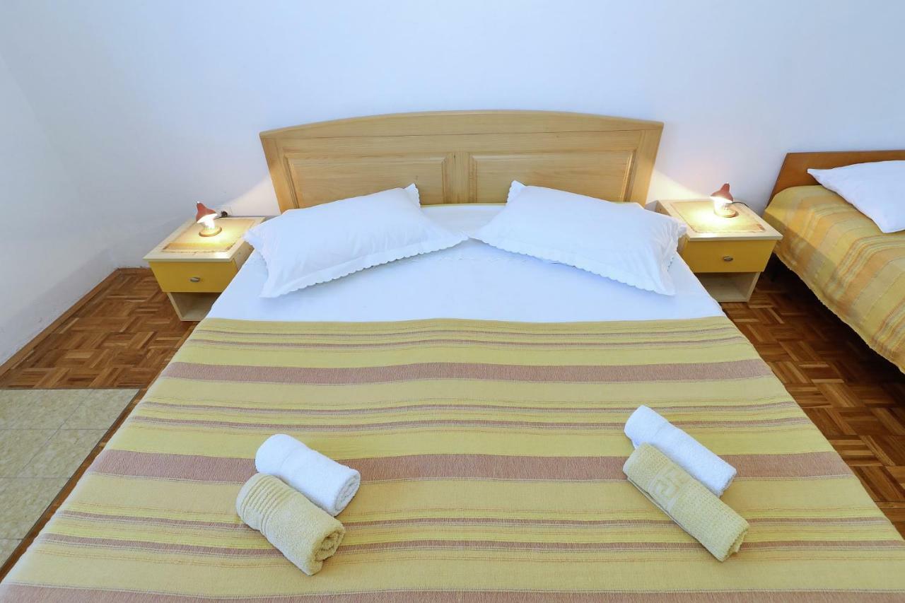 Apartmani Mila Pag Town Εξωτερικό φωτογραφία